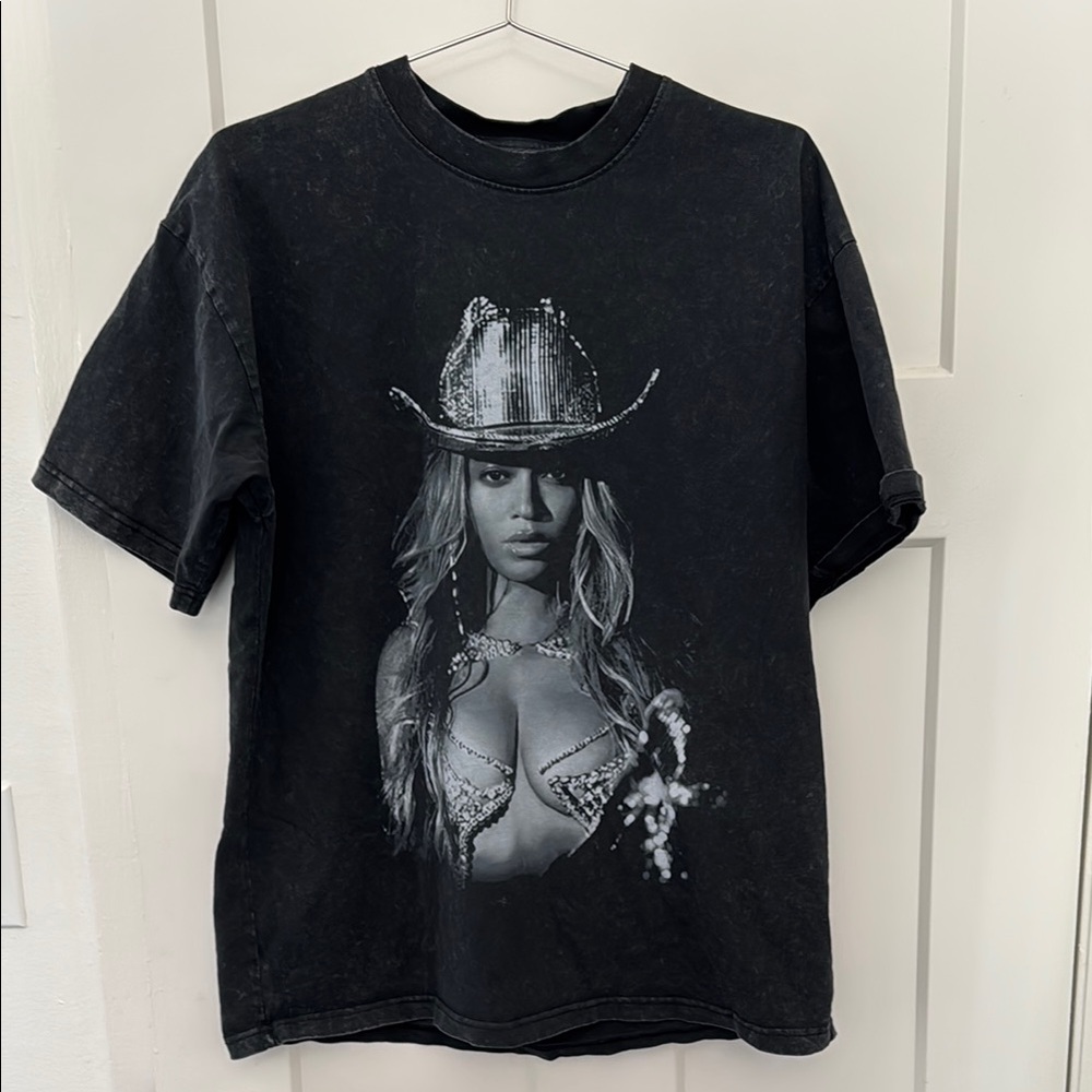 Beyonce Cowboy Carter Rodeo T-Shirt Cowboy Hat Design - Large, Boxy Style NWOT